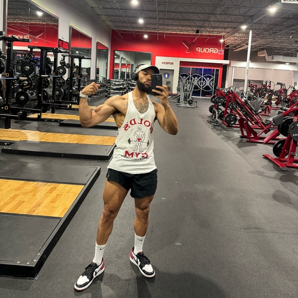 Meet your Posher, Jon - Picture 2 of 3